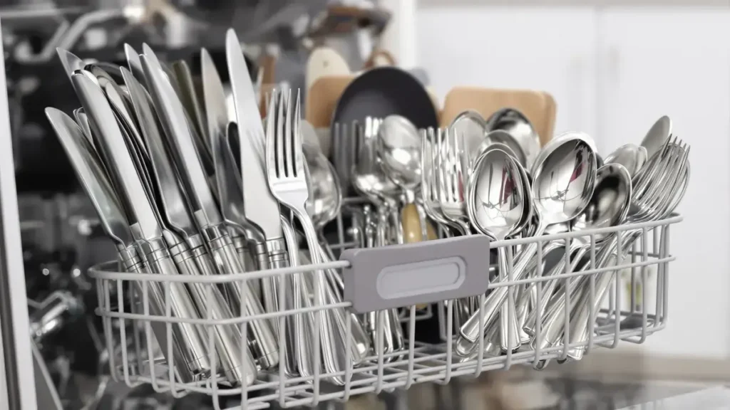 Objevte, jak může uspořádání vašich příborů proměnit váš každodenní život v kuchyni